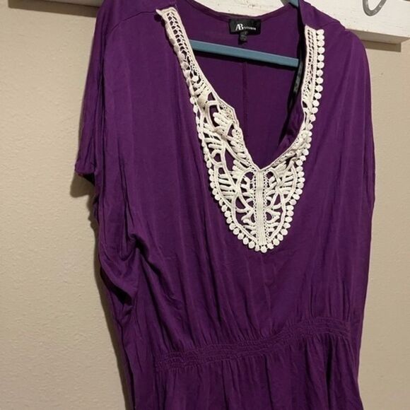 AB studios - purple / white crochet detail top - Picture 2 of 4